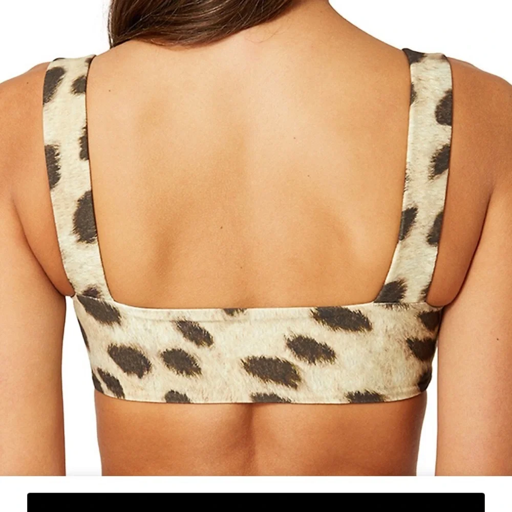 We wore what bandeau spirts bra. NWT . Retail‎ 48